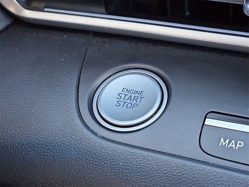 Used 2024 Hyundai Elantra SEL w/ Convenience Package image 24