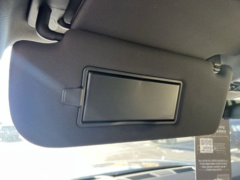 Certified 2025 Land Rover Range Rover Long Wheelbase SE image 25