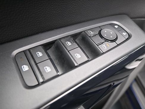 Used 2025 Nissan Pathfinder SV AWD/4WD image 11