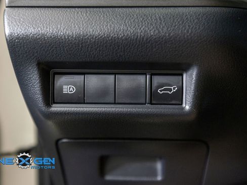 Used 2024 Toyota Grand Highlander AWD image 13