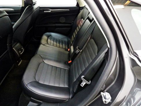Used 2018 Ford Fusion Energi SE FWD image 10