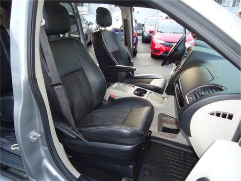Used 2019 Dodge Grand Caravan SXT image 14