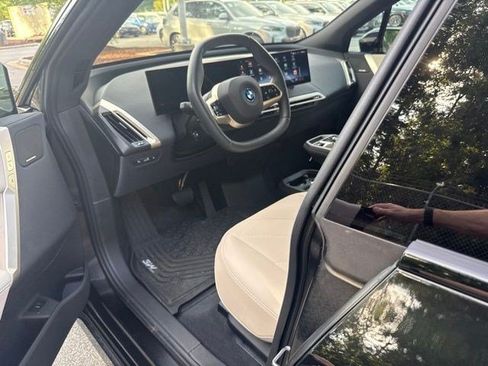 Used 2024 BMW iX xDrive50 w/ Premium Package AWD/4WD image 16