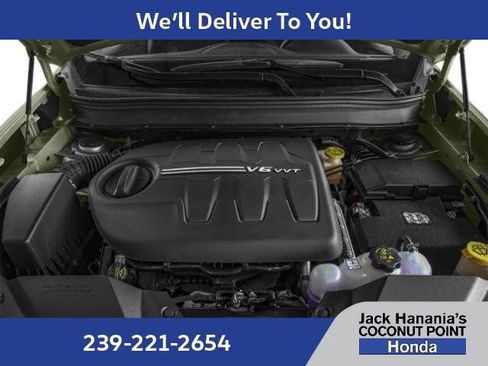 Used 2019 Jeep Cherokee Overland w/ Technology Group AWD/4WD image 16