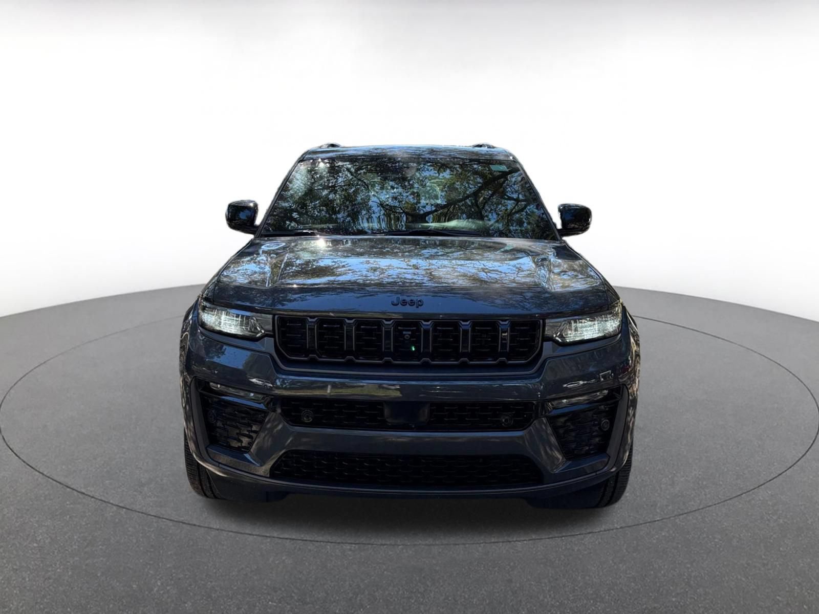 Used 2026 Jeep Grand Cherokee Limited AWD/4WD image 2