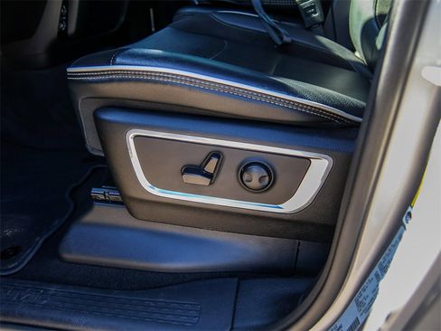 Used 2025 RAM 1500 Laramie image 25