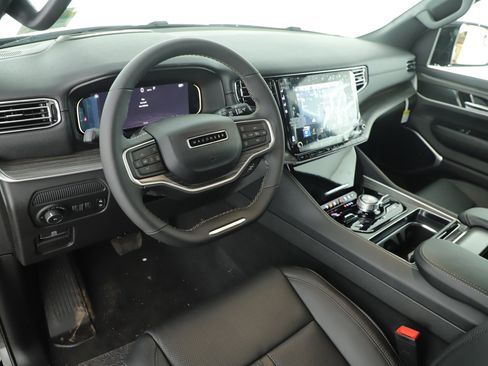 New 2024 Jeep Wagoneer L Series III w/ HD Trailer Tow Package image 12