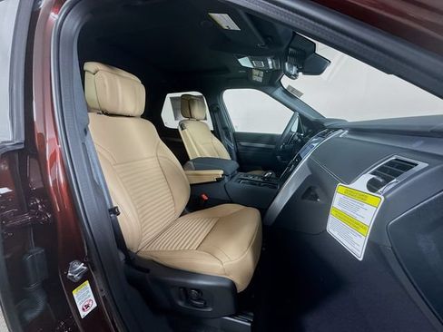Certified 2026 Land Rover Discovery Limited Edition AWD/4WD image 30
