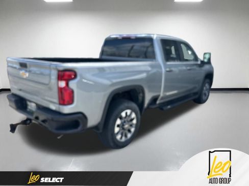 Used 2024 Chevrolet Silverado 2500 Custom w/ Custom Convenience Package AWD/4WD image 2