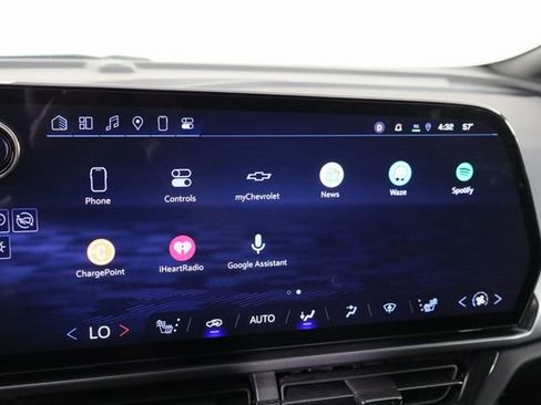 Used 2024 Chevrolet Equinox EV RS image 32