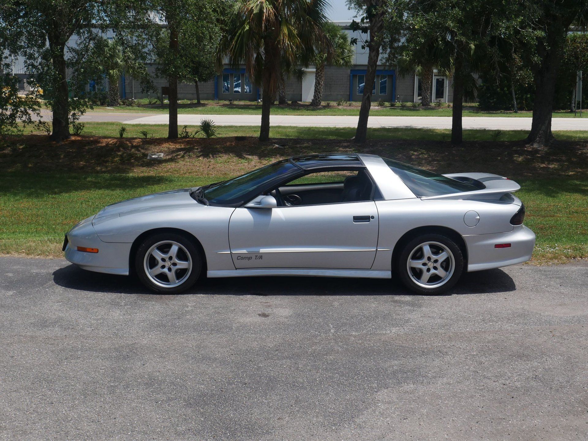 Used 1997 Pontiac Firebird Trans Am RWD image 16