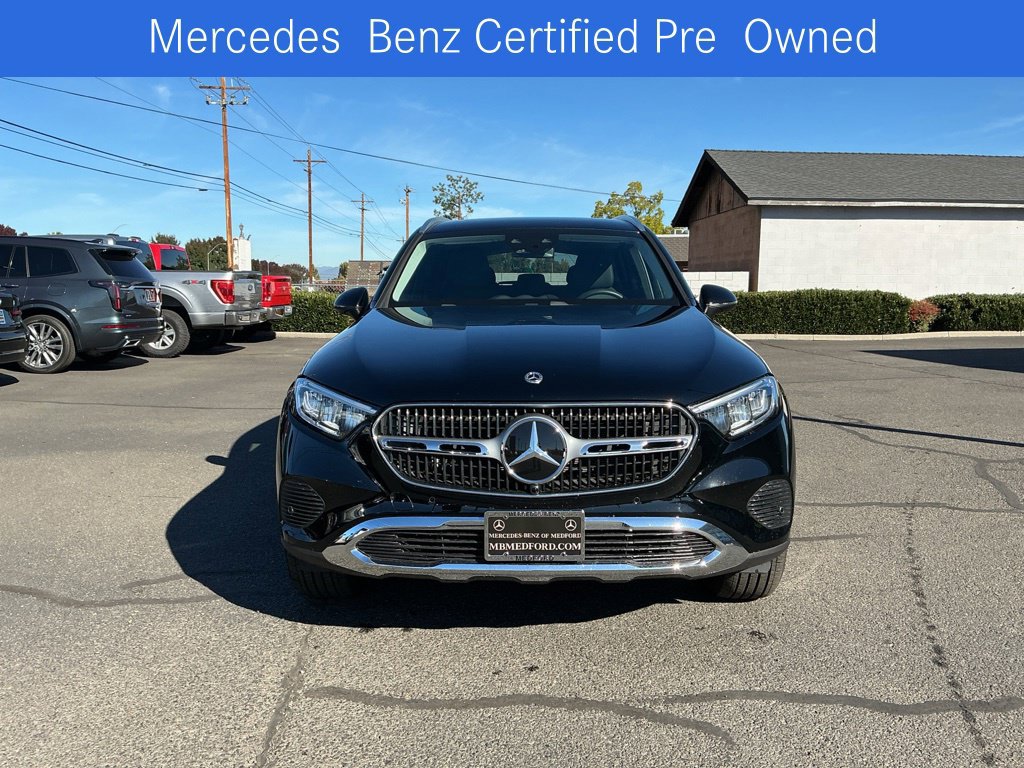 Used 2025 Mercedes-Benz GLC 350e 4MATIC w/ Driver Assistance Package image 2