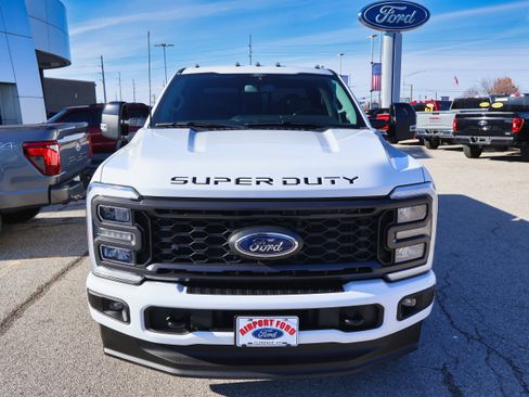 Used 2024 Ford F250 Lariat w/ Sport Appearance Package image 8