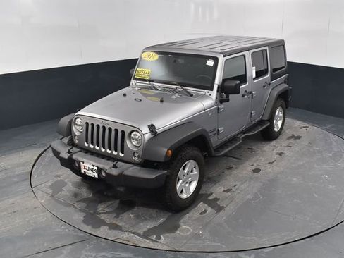 Used 2018 Jeep Wrangler Unlimited Sport S image 30