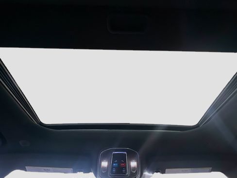 Used 2025 Jeep Grand Cherokee Laredo X image 15