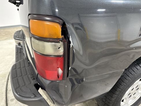 Used 2006 Chevrolet Tahoe LS w/ Smart Select Package image 27