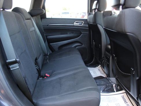 Used 2015 Jeep Grand Cherokee Laredo w/ Quick Order Package 23E image 11