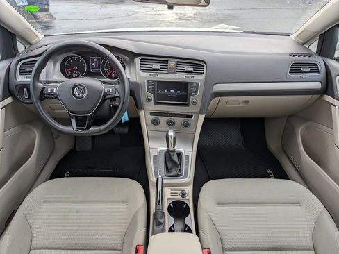 Used 2017 Volkswagen Golf S image 20