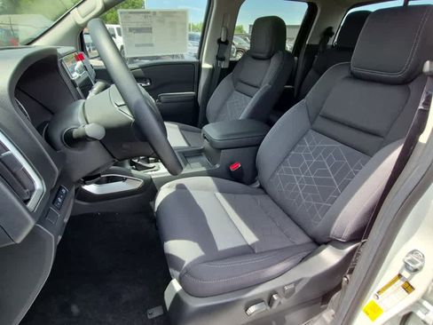New 2026 Nissan Frontier SV AWD/4WD image 10