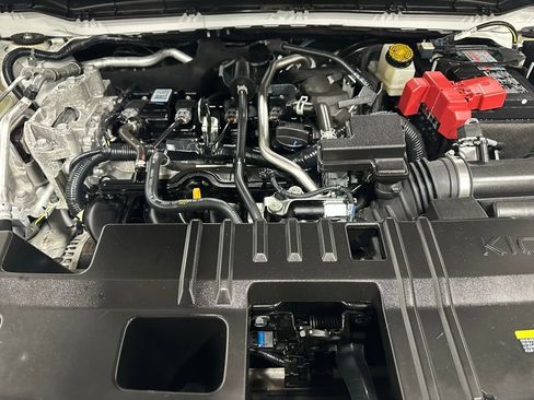 Used 2025 Nissan Kicks SV AWD/4WD image 60