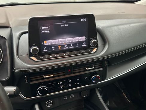 Used 2022 Nissan Rogue S image 13