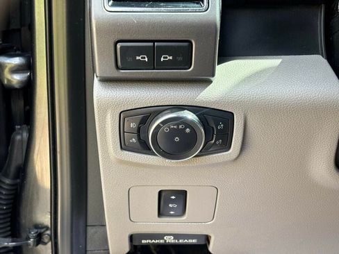 Used 2020 Ford F250 XLT w/ XLT Premium Package AWD/4WD image 30