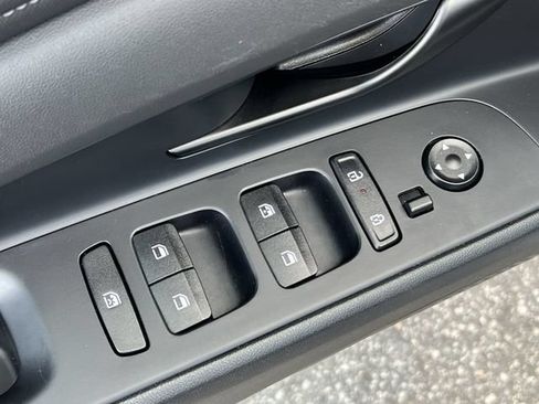 Certified 2025 Hyundai Elantra Sport FWD image 26