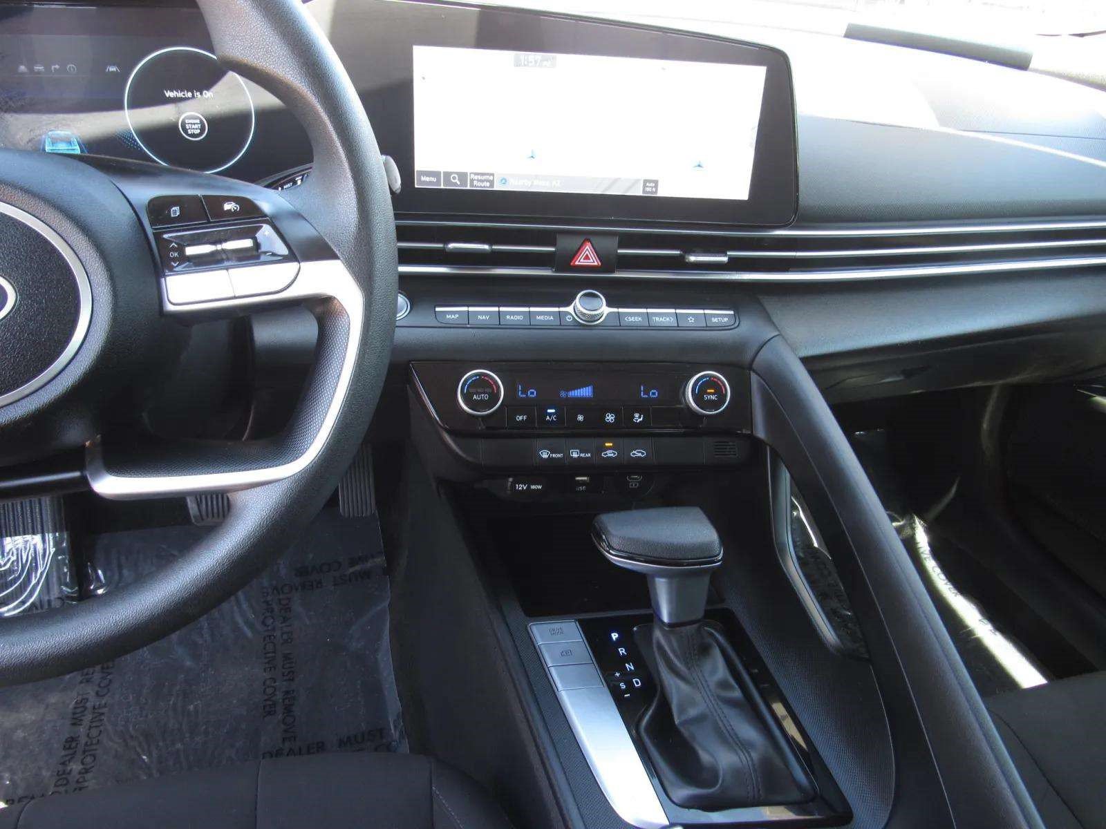 Used 2024 Hyundai Elantra SEL FWD image 16