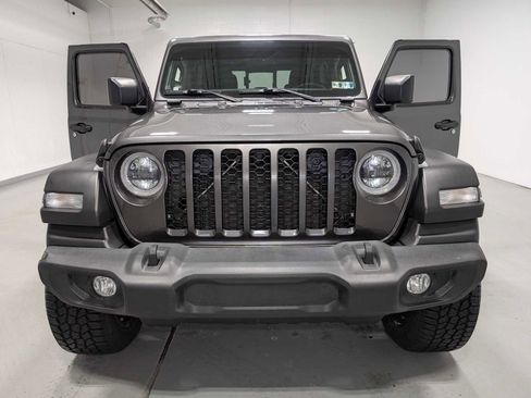 Used 2022 Jeep Gladiator Sport image 15