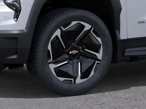 New 2026 Chevrolet Silverado EV LT w/ Premium Package image 9