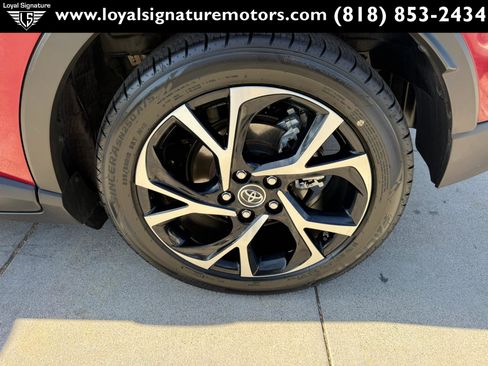 Used 2018 Toyota C-HR XLE FWD image 10