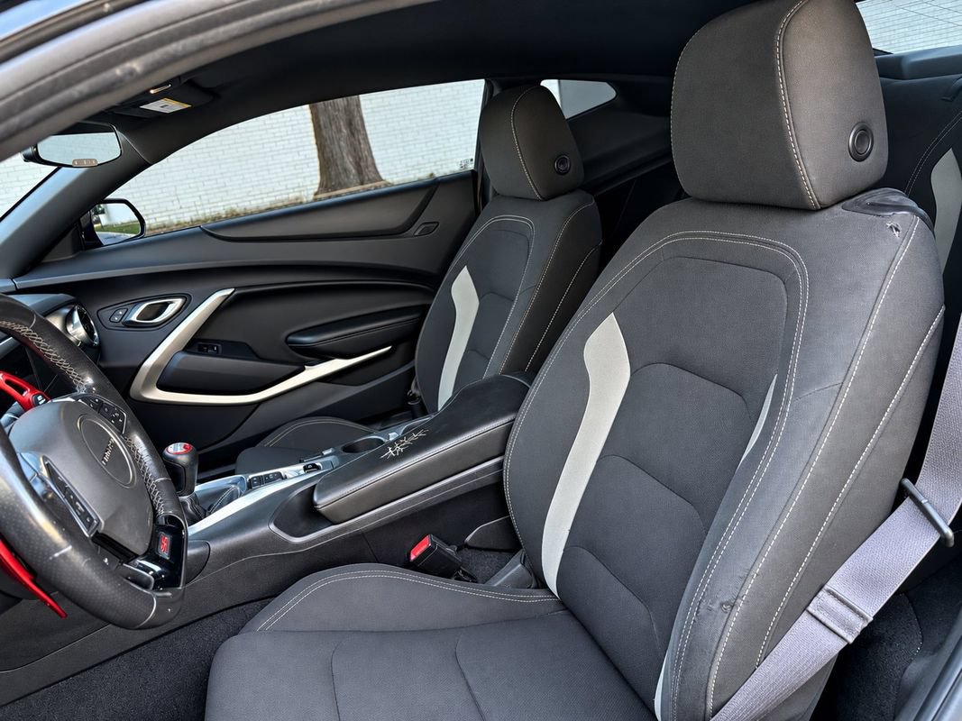 Used 2016 Chevrolet Camaro SS RWD image 11