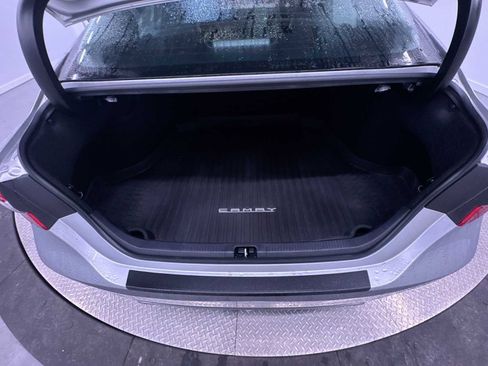 Used 2024 Toyota Camry SE image 39