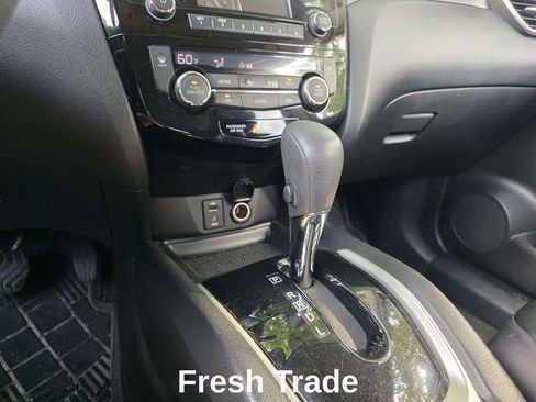 Used 2014 Nissan Rogue SV AWD/4WD image 15