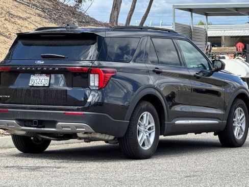 Used 2025 Ford Explorer Active w/ Active Comfort Package RWD image 7