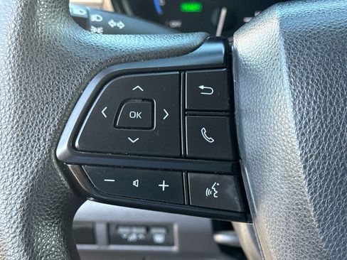 Used 2024 Toyota Sienna LE FWD image 25