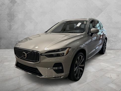 Used 2023 Volvo XC60 B5 Ultimate w/ Climate Package FWD image 4