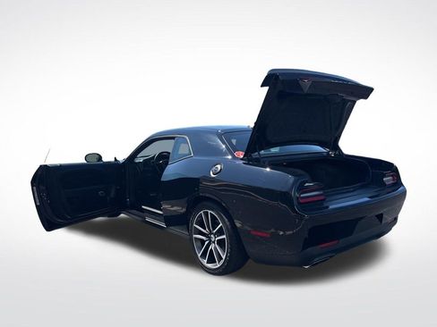 Used 2022 Dodge Challenger R/T w/ Plus Package RWD image 15