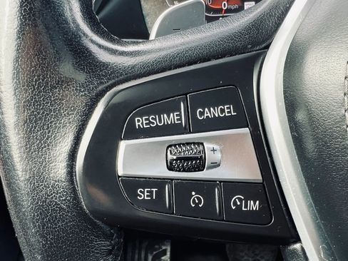 Used 2022 BMW X6 xDrive40i w/ Executive Package image 11