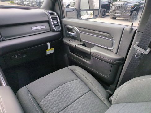 New 2026 RAM 2500 Big Horn AWD/4WD image 17