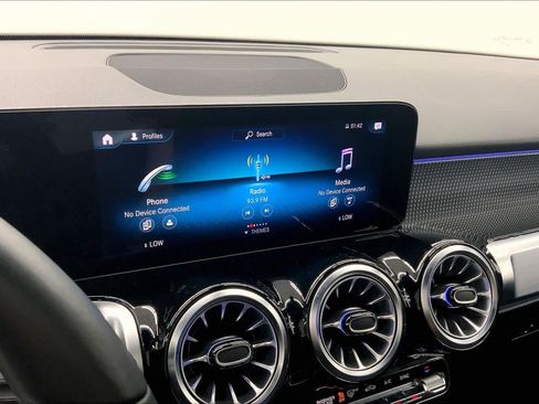 Certified 2022 Mercedes-Benz GLB 250 image 23