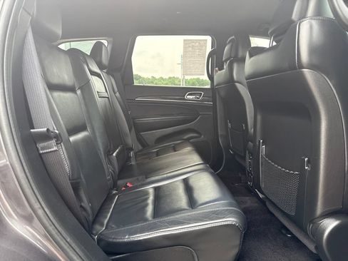 Used 2018 Jeep Grand Cherokee Limited AWD/4WD image 16