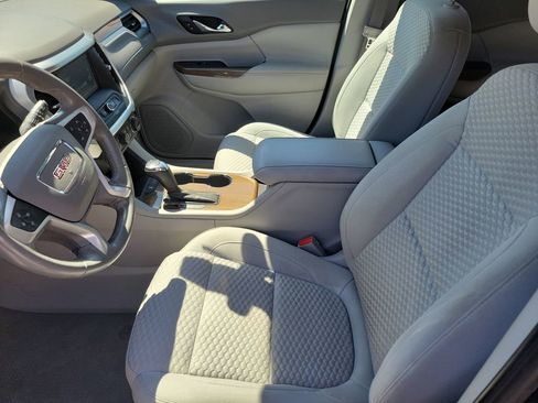 Used 2018 GMC Acadia SLE image 19