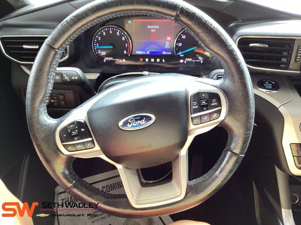 Used 2021 Ford Explorer XLT w/ Equipment Group 202A AWD/4WD image 9