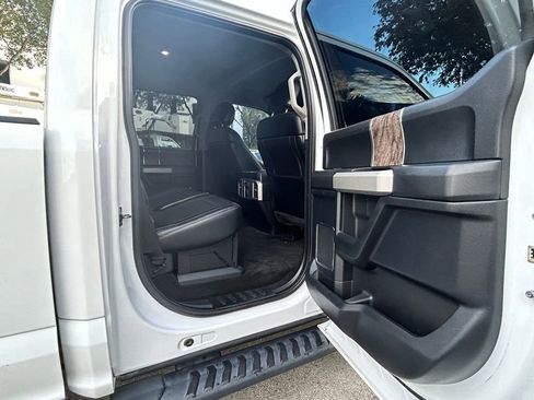 Used 2017 Ford F250 Lariat w/ Lariat Value Package image 40