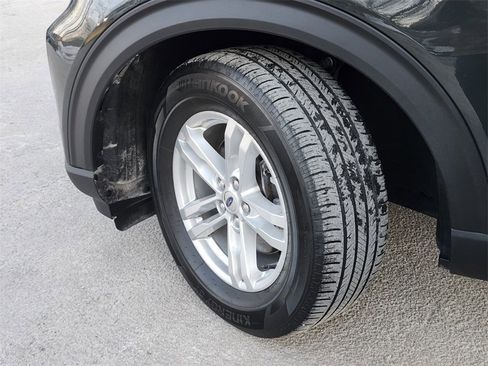 Certified 2022 Ford Explorer XLT w/ Equipment Group 202A image 35