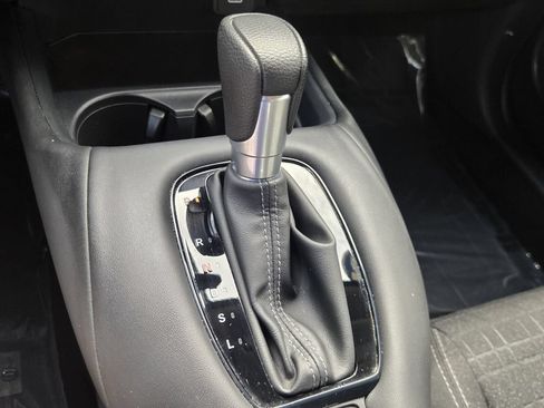 Certified 2025 Honda HR-V LX image 18