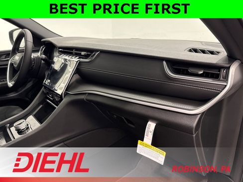 New 2025 Jeep Grand Cherokee Laredo X image 16