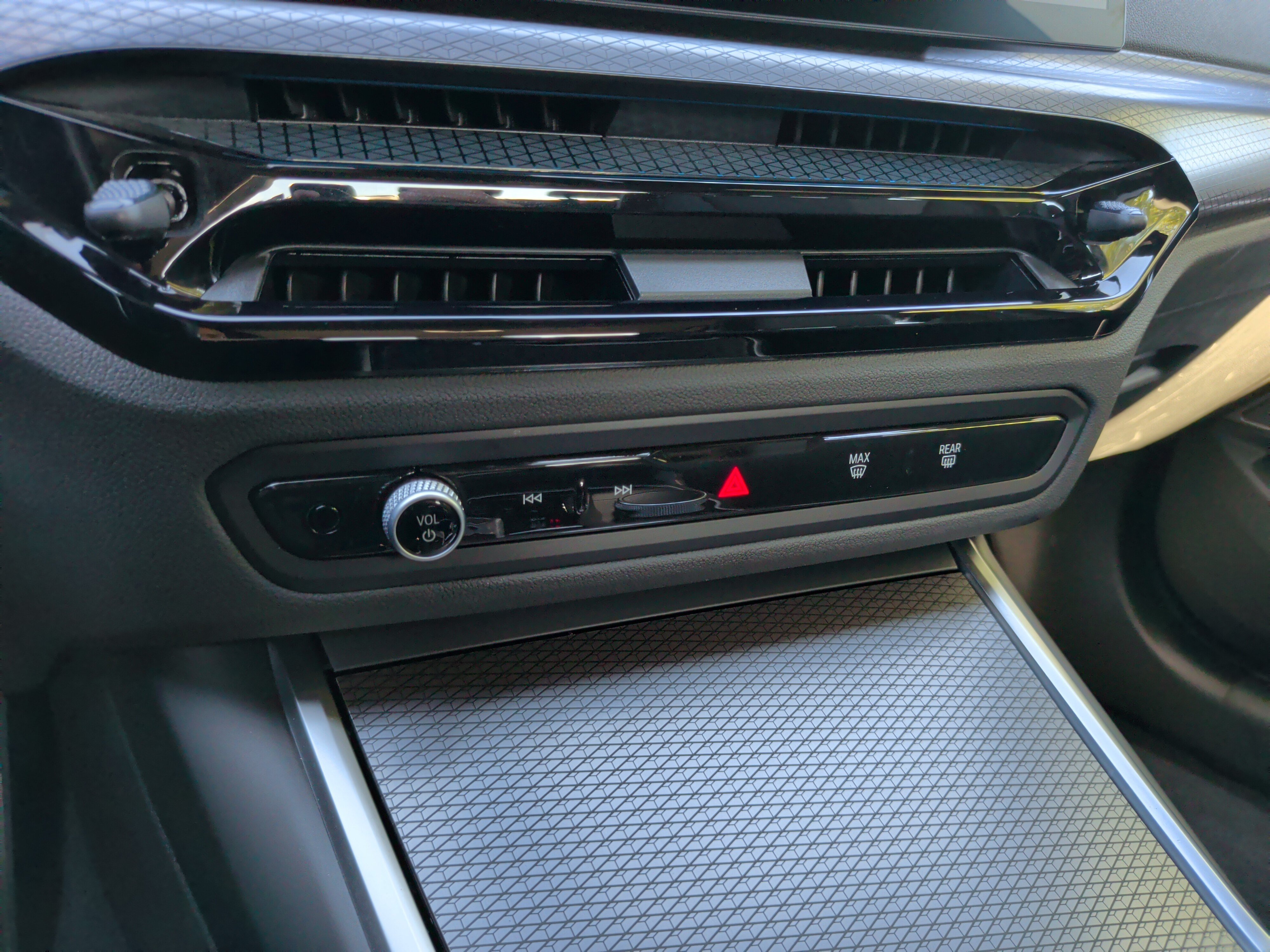 Used 2025 BMW M340i w/ Premium Package RWD image 18