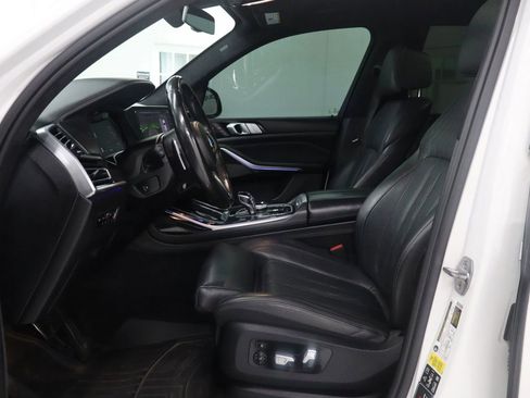 Used 2019 BMW X7 xDrive50i w/ M Sport Package AWD/4WD image 12